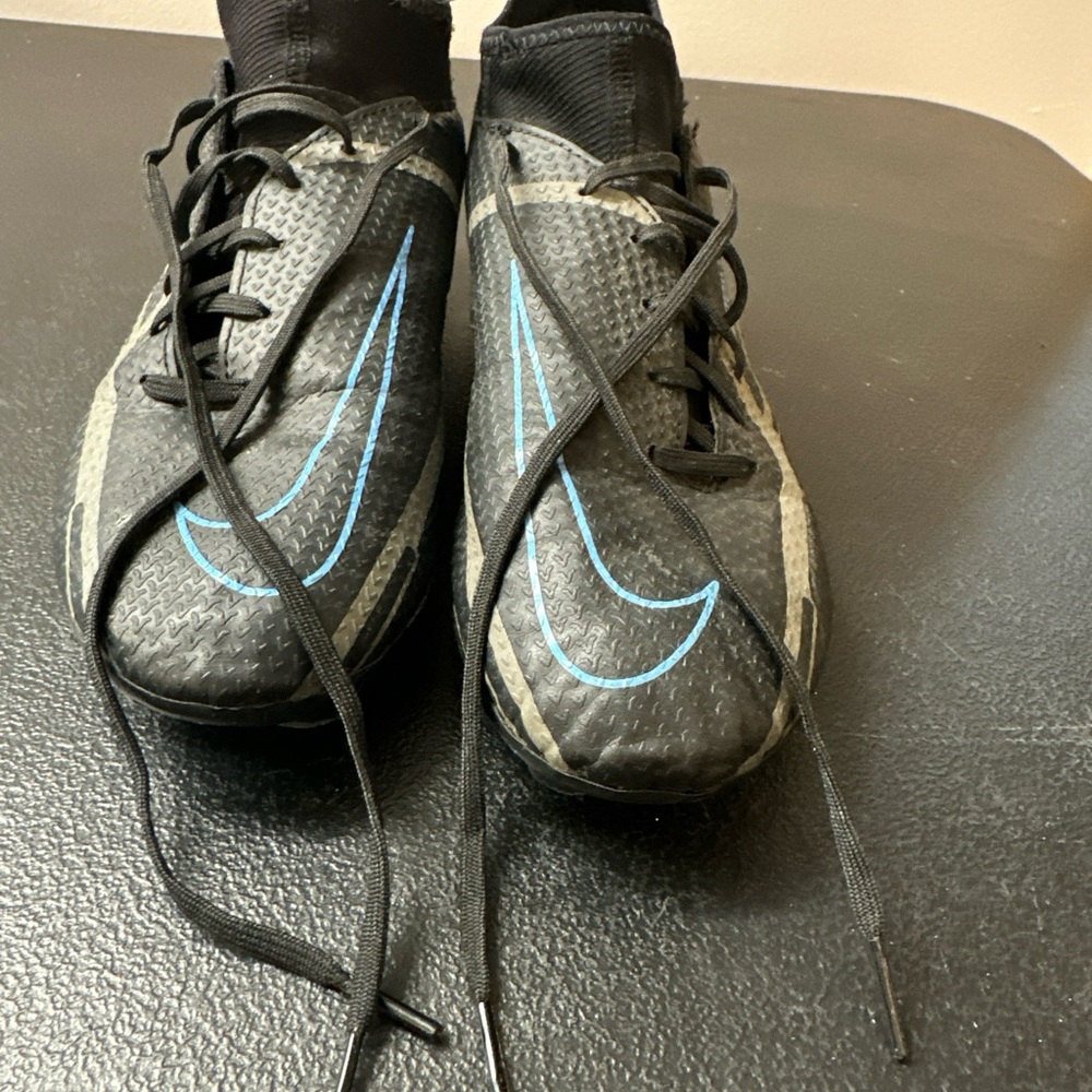 kids nike phantom gt Size 12.5 Cleets